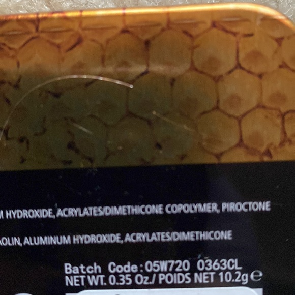 NEW Queen Bee eyeshadow palette - Picture 4 of 7